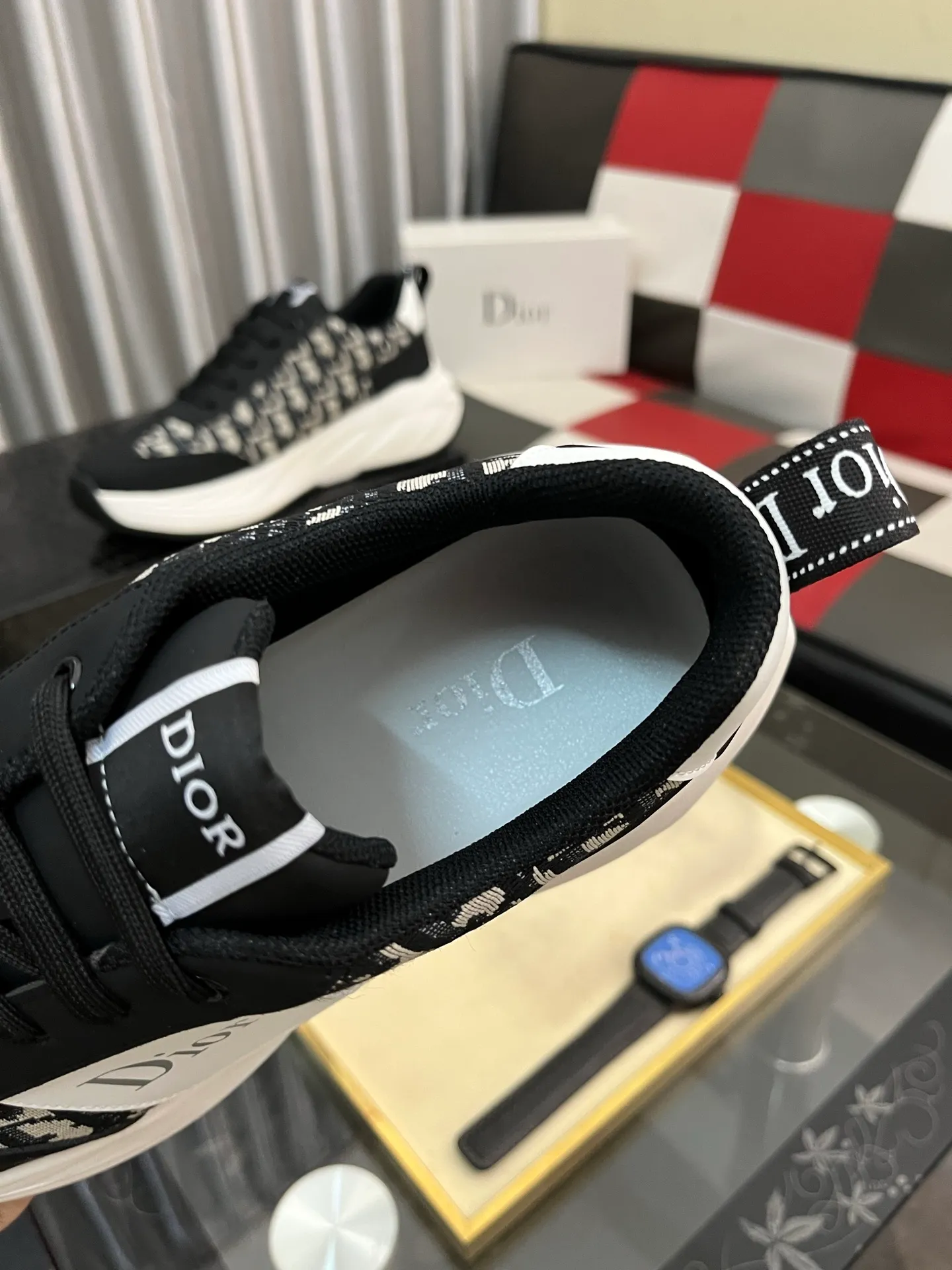 Men's shoes💰438⌚️⌚️[Dior] Dior's new men's genuine leather casual shoes, the highest version on the market, any comparison is welcome🆚! The original leather has excellent texture and is super high-end! Fetal sheep net lining imported from Italy, removable pad! Luxurious materials and fine workmanship, highly recommended! Code number: 38-442️⃣Colors available